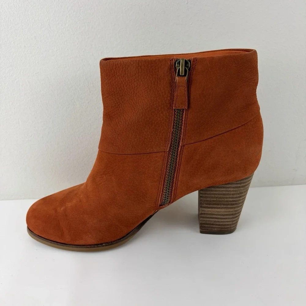 Cole Haan Women's Orange Suede Ankle Boots Block Heel Size‎ 8B Modern Classic